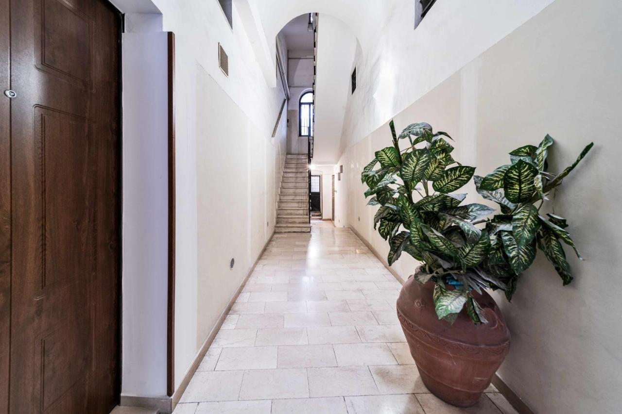 Apartamento Newhouse Dei Mille Bari Exterior foto