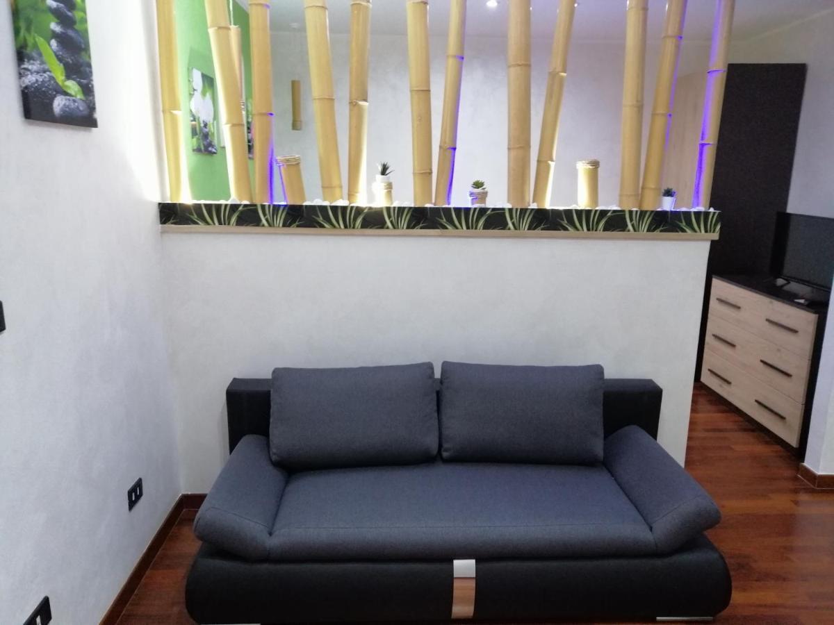 Apartamento Newhouse Dei Mille Bari Exterior foto