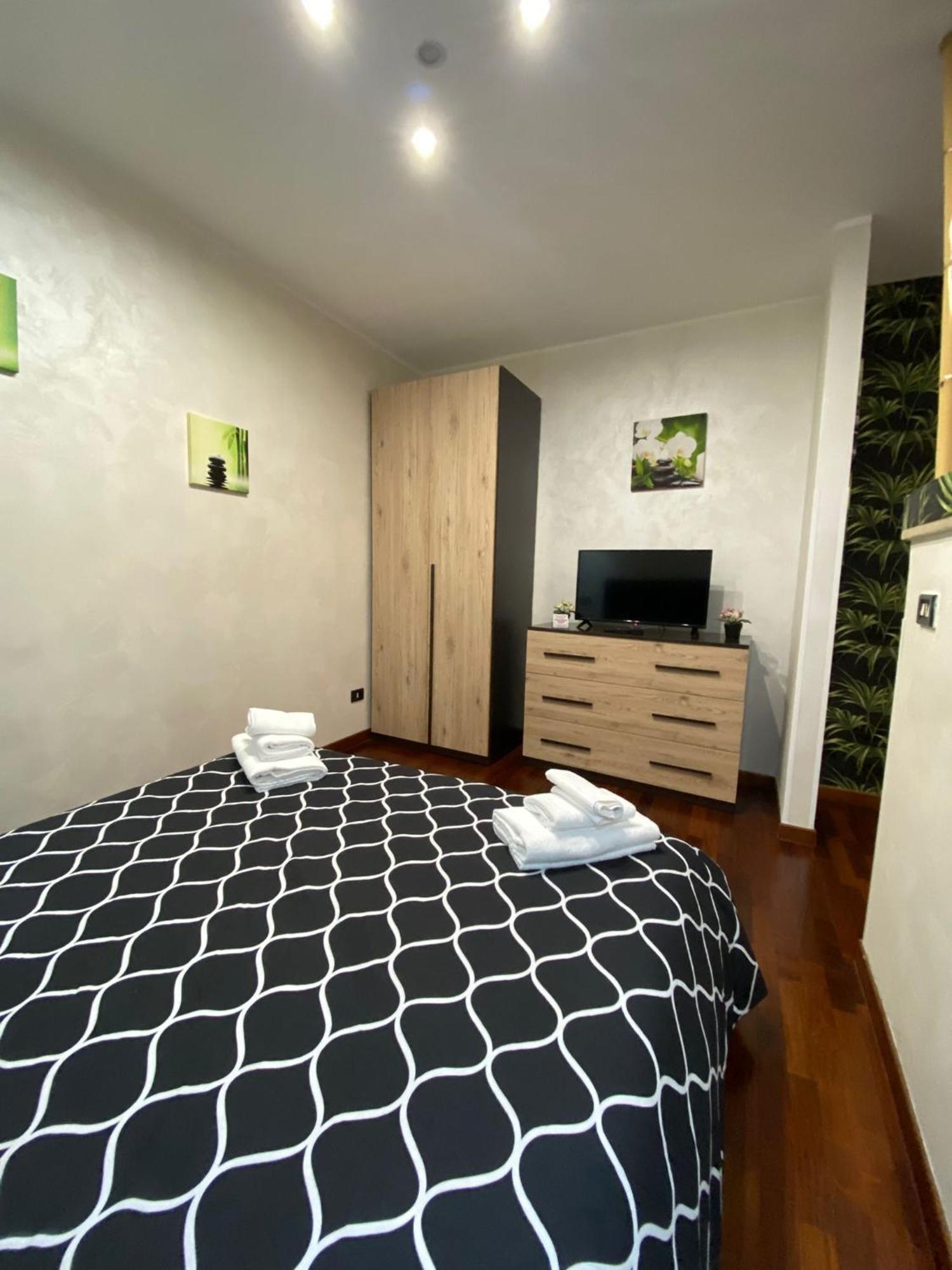Apartamento Newhouse Dei Mille Bari Exterior foto